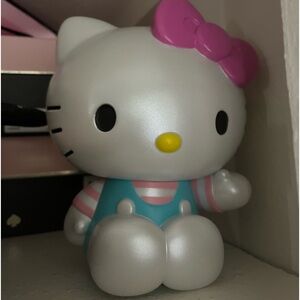 Hello kitty piggy bank